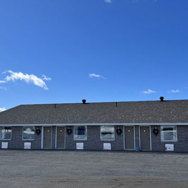 Earlton Motel property and rooms